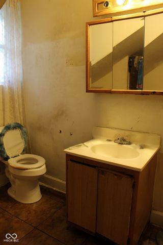 1619 W Kessler Blvd N Drive, Indianapolis, IN 46222