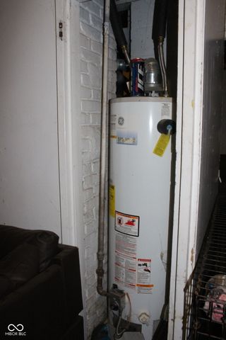 1619 W Kessler Blvd N Drive, Indianapolis, IN 46222