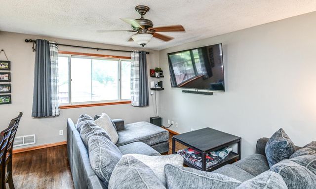 1083 Whitney Drive, Apple Valley, MN 55124
