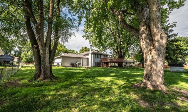1083 Whitney Drive, Apple Valley, MN 55124