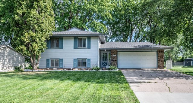 1083 Whitney Drive, Apple Valley, MN 55124