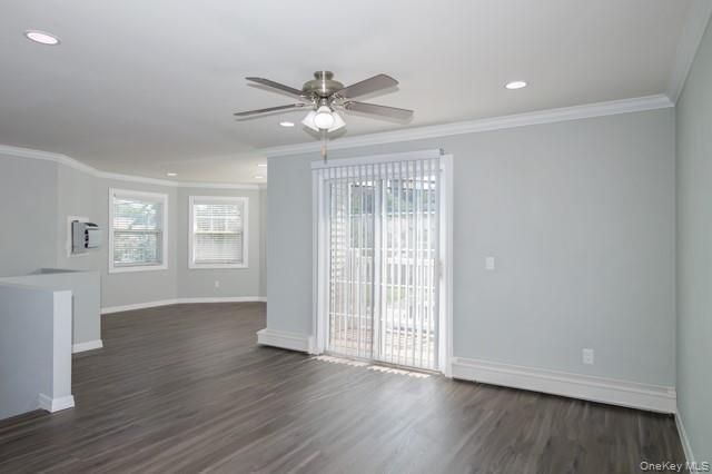 55 Fifth Avenue 4, Bay Shore, NY 11706