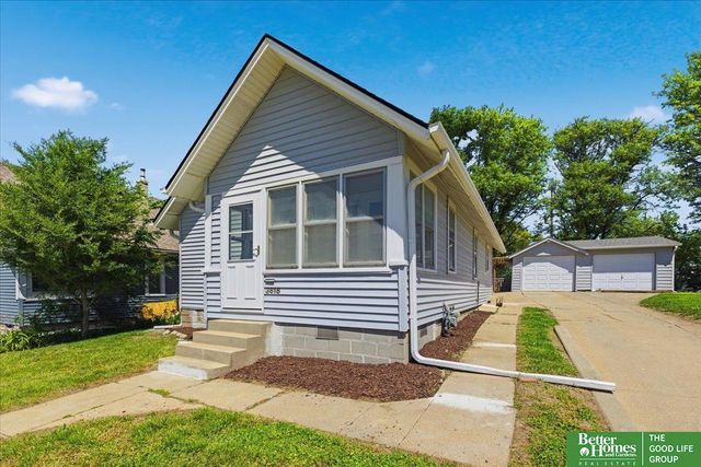 3616 Grover Street, Omaha, NE 68105