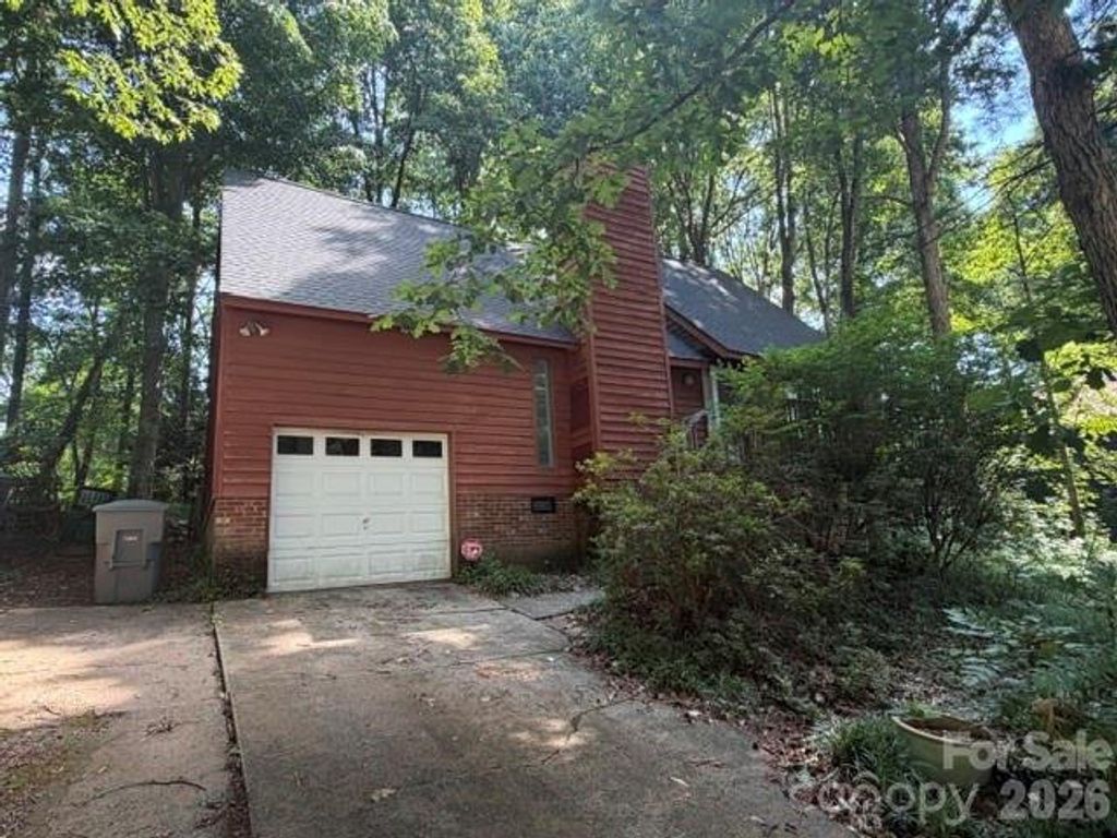 8401 Barncliff Road, Charlotte, NC 28227