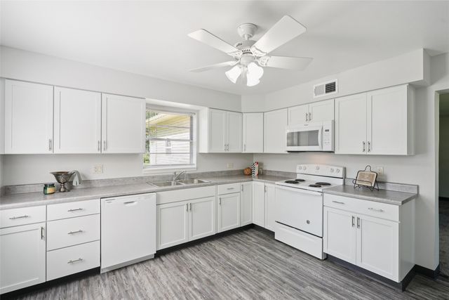 1310 Leland Avenue, Des Moines, IA 50315