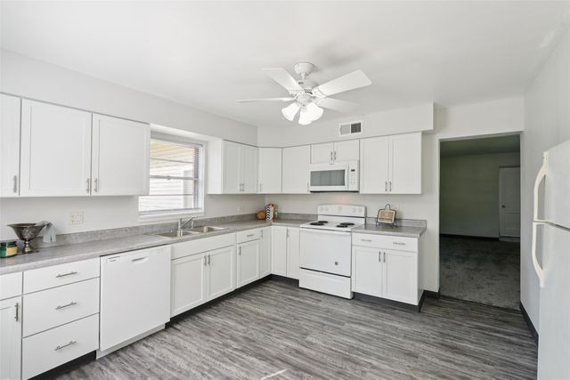 1310 Leland Avenue, Des Moines, IA 50315