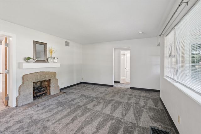 1310 Leland Avenue, Des Moines, IA 50315