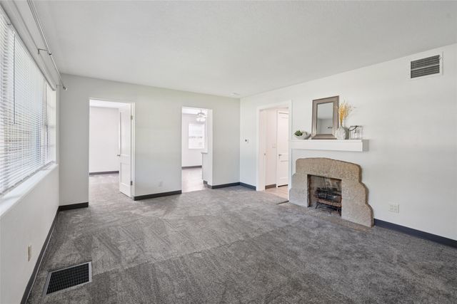 1310 Leland Avenue, Des Moines, IA 50315