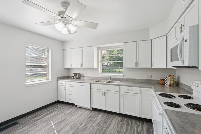 1310 Leland Avenue, Des Moines, IA 50315