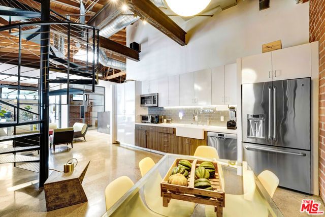 6122 Washington Boulevard, Culver City, CA 90232