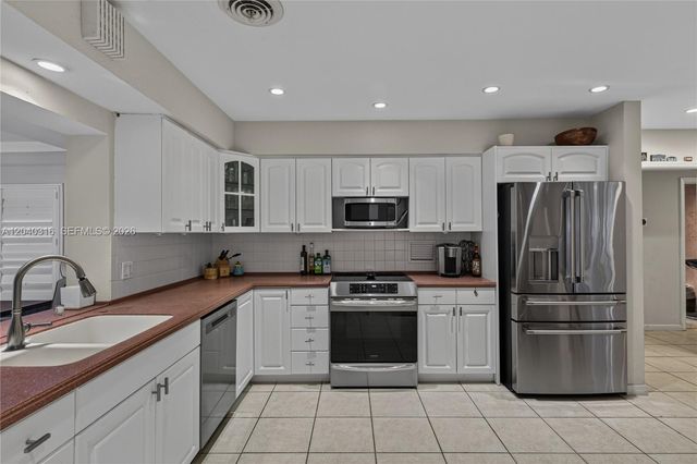 5300 Fillmore St, Hollywood, FL 33021