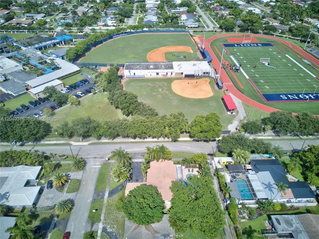 5300 Fillmore St, Hollywood, FL 33021