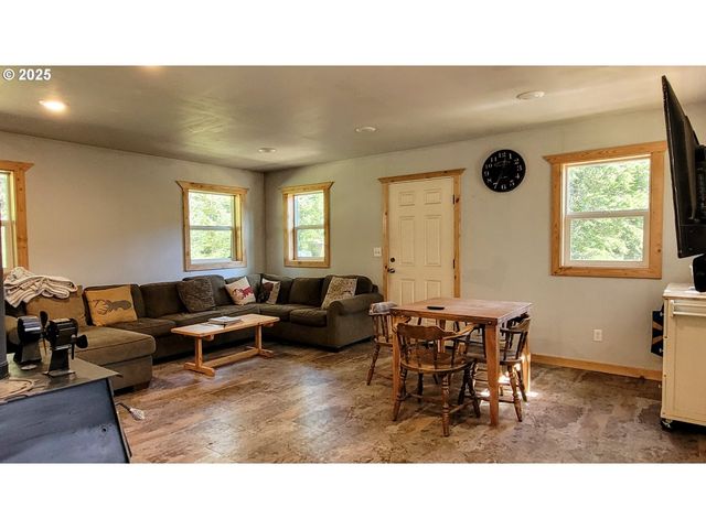 50627 ALLEN St, Halfway, OR 97834