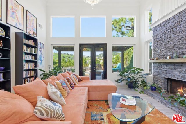 7365 Westcliff Drive, West Hills (los Angeles), CA 91307