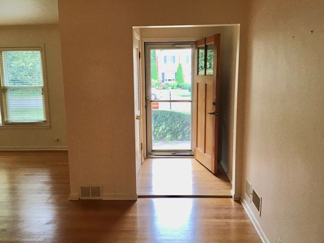 9532 Springfield Avenue, Evanston, IL 60203