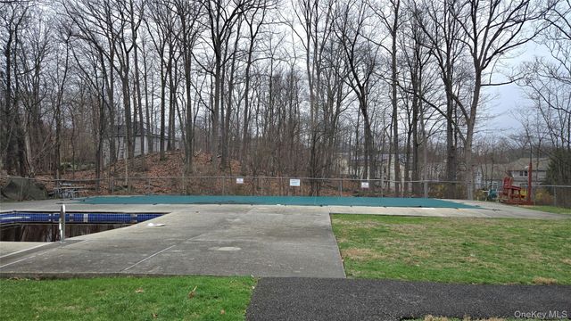 12 Redwood Drive, Highland Mills, NY 10930