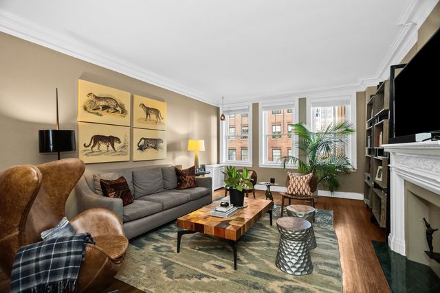 3300 N Lake Shore Drive 8D, Chicago, IL 60657