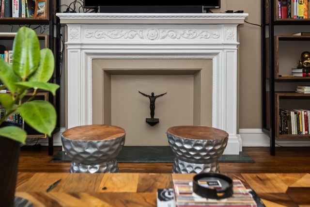 3300 N Lake Shore Drive 8D, Chicago, IL 60657