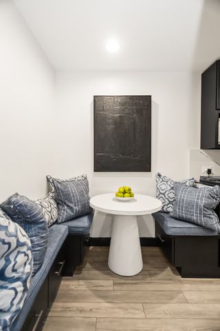 3300 N Lake Shore Drive 8D, Chicago, IL 60657