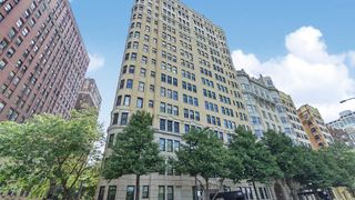 3300 N Lake Shore Drive 8D, Chicago, IL 60657