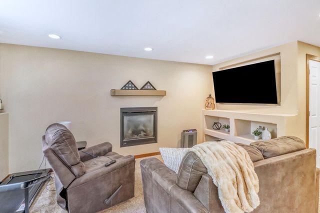 409 Oakway, Moorhead, MN 56560