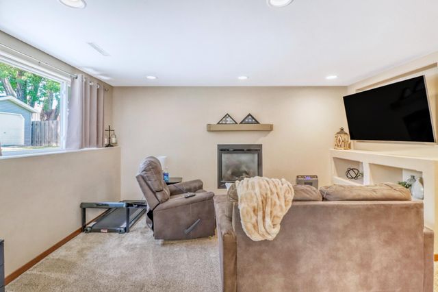 409 Oakway, Moorhead, MN 56560