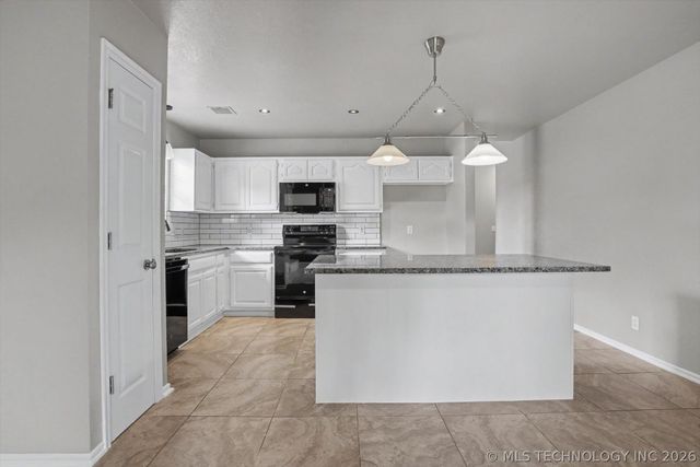 11245 S Nandina Avenue, Jenks, OK 74037