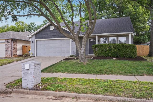 11245 S Nandina Avenue, Jenks, OK 74037