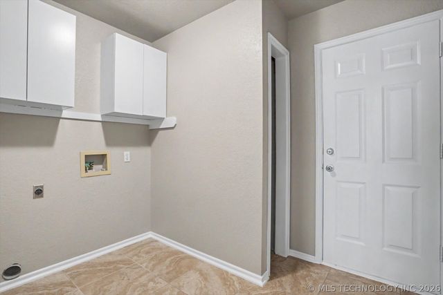 11245 S Nandina Avenue, Jenks, OK 74037