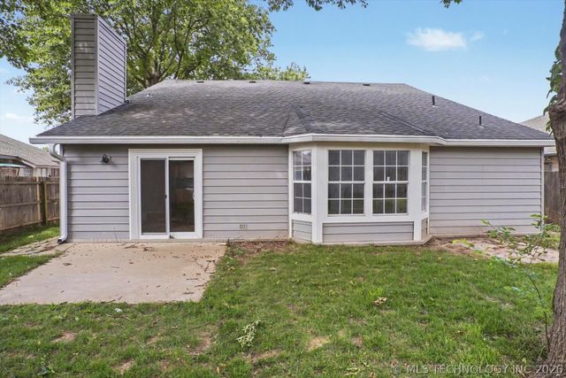 11245 S Nandina Avenue, Jenks, OK 74037