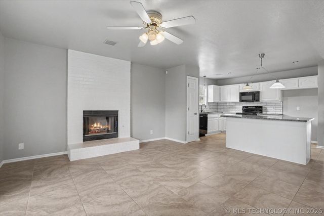 11245 S Nandina Avenue, Jenks, OK 74037
