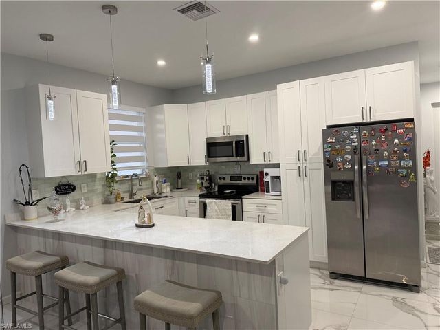 3006 40th ST SW, Lehigh Acres, FL 33976