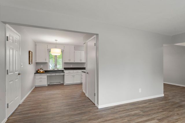 302 5th Avenue NW, Dodge Center, MN 55927