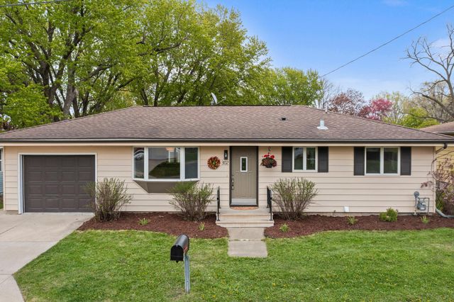 302 5th Avenue NW, Dodge Center, MN 55927