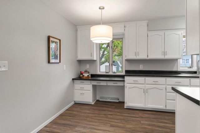302 5th Avenue NW, Dodge Center, MN 55927