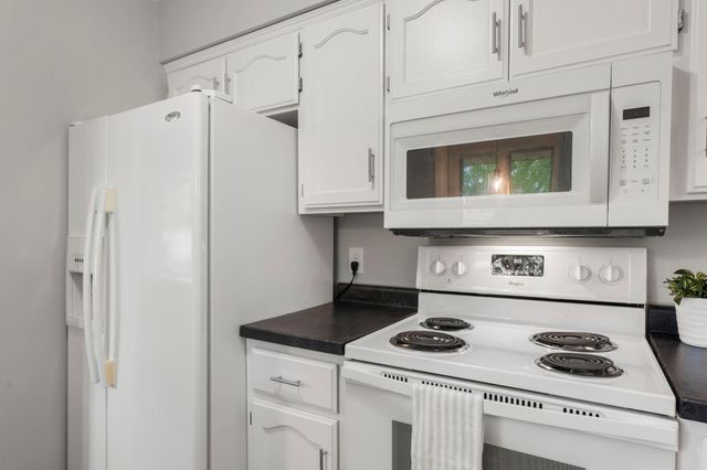 302 5th Avenue NW, Dodge Center, MN 55927