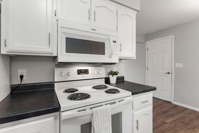 302 5th Avenue NW, Dodge Center, MN 55927