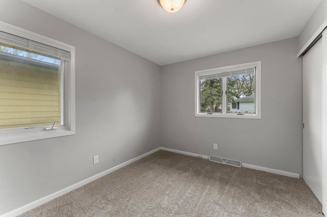 302 5th Avenue NW, Dodge Center, MN 55927
