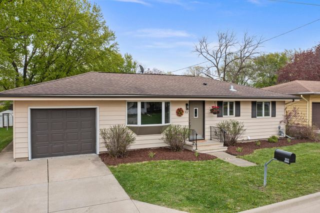 302 5th Avenue NW, Dodge Center, MN 55927