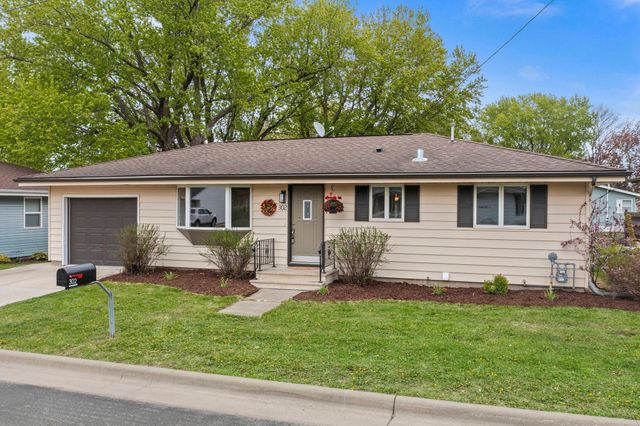 302 5th Avenue NW, Dodge Center, MN 55927