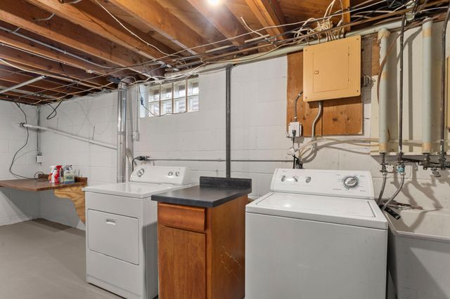 302 5th Avenue NW, Dodge Center, MN 55927