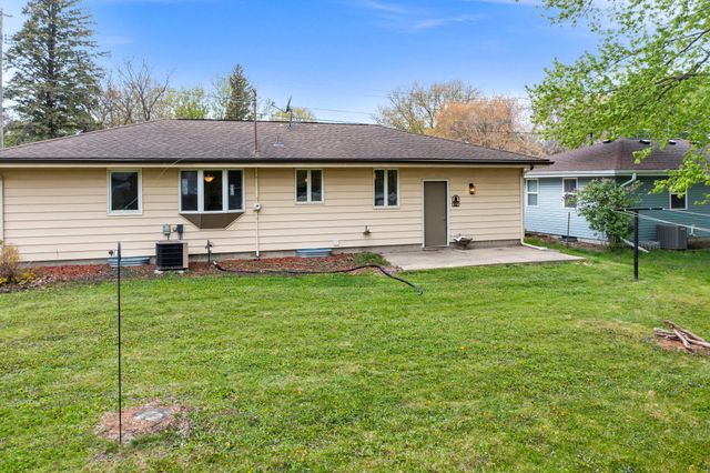 302 5th Avenue NW, Dodge Center, MN 55927