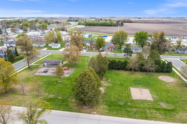 302 5th Avenue NW, Dodge Center, MN 55927