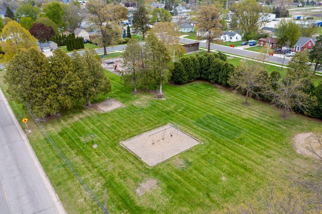 302 5th Avenue NW, Dodge Center, MN 55927