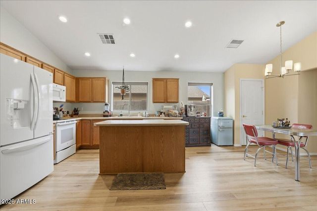 7454 E SHEPHERD HILL Lane, Prescott Valley, AZ 86315