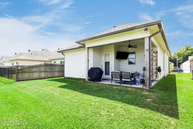 103 Grays Landing Lane, Lafayette, LA 70508