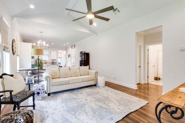 103 Grays Landing Lane, Lafayette, LA 70508