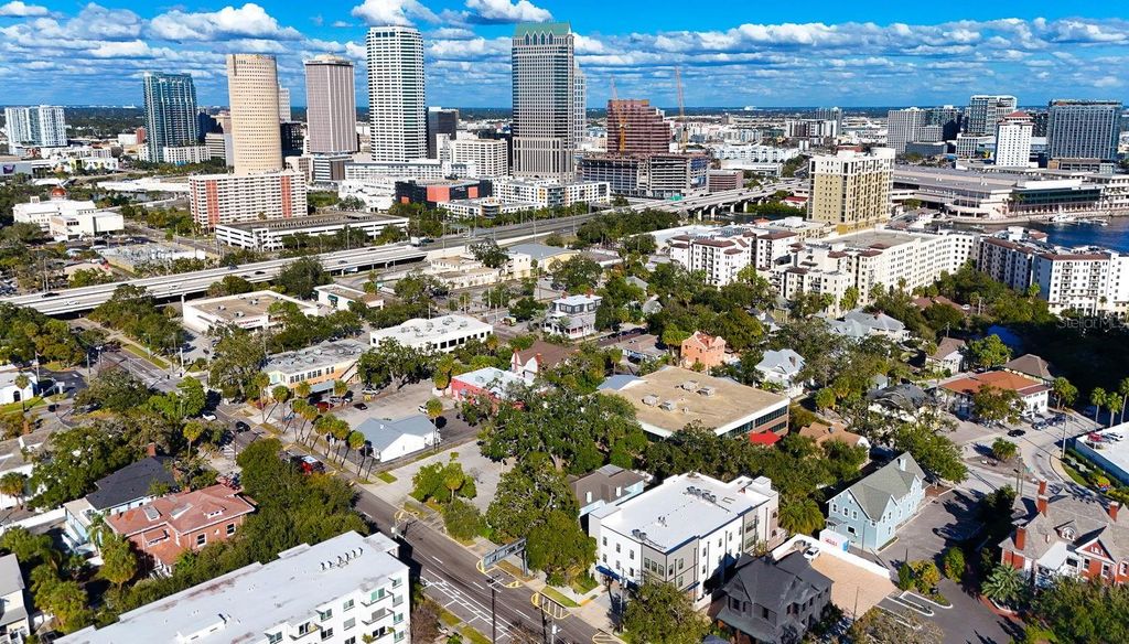 Image 30 of property listing at 333 S PLANT AVENUE, Tampa, FL 33606