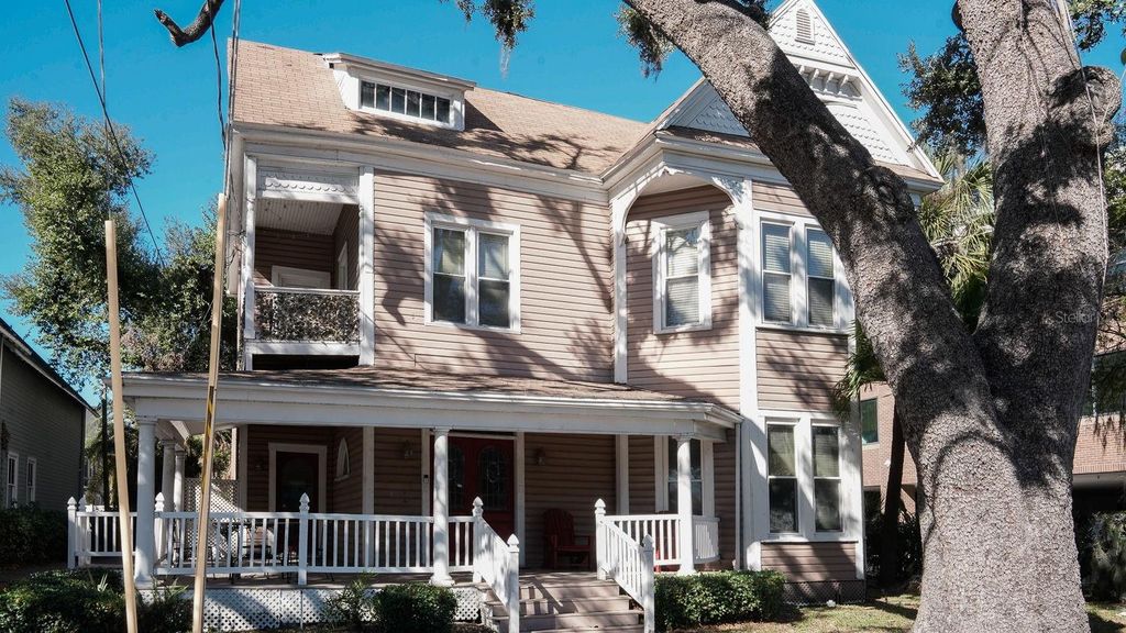 Image 8 of property listing at 333 S PLANT AVENUE, Tampa, FL 33606