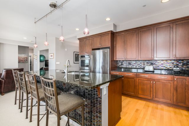 120 N Northwest Highway 506, Park Ridge, IL 60068